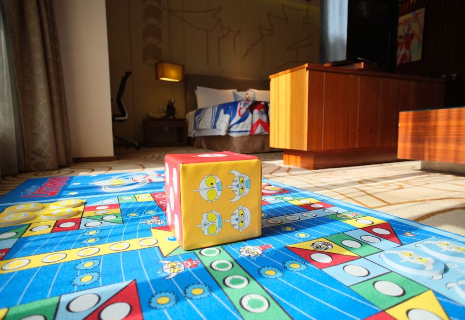 Holiday Inn Shanghai HongqiaoUltraman Theme Family Room