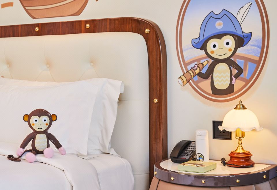 Mandarin Oriental Pudong ShanghaiHarbour City Themed Suite King