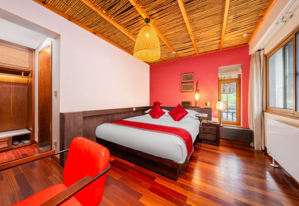 Water-View Double Bed Room (1.8M)