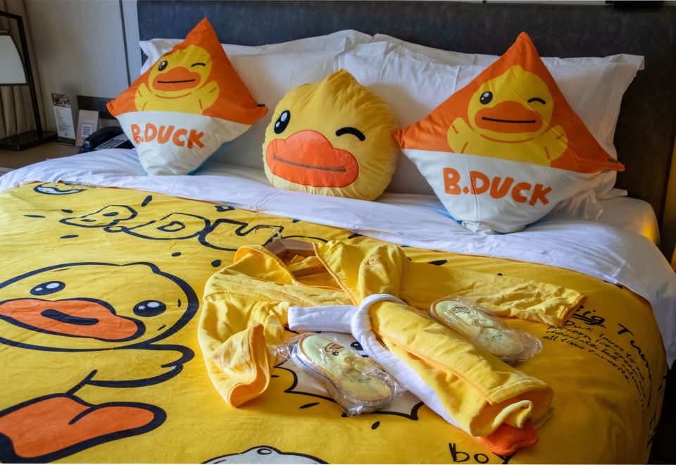 B.Duck小黃鴨親子靜謐園景大床房