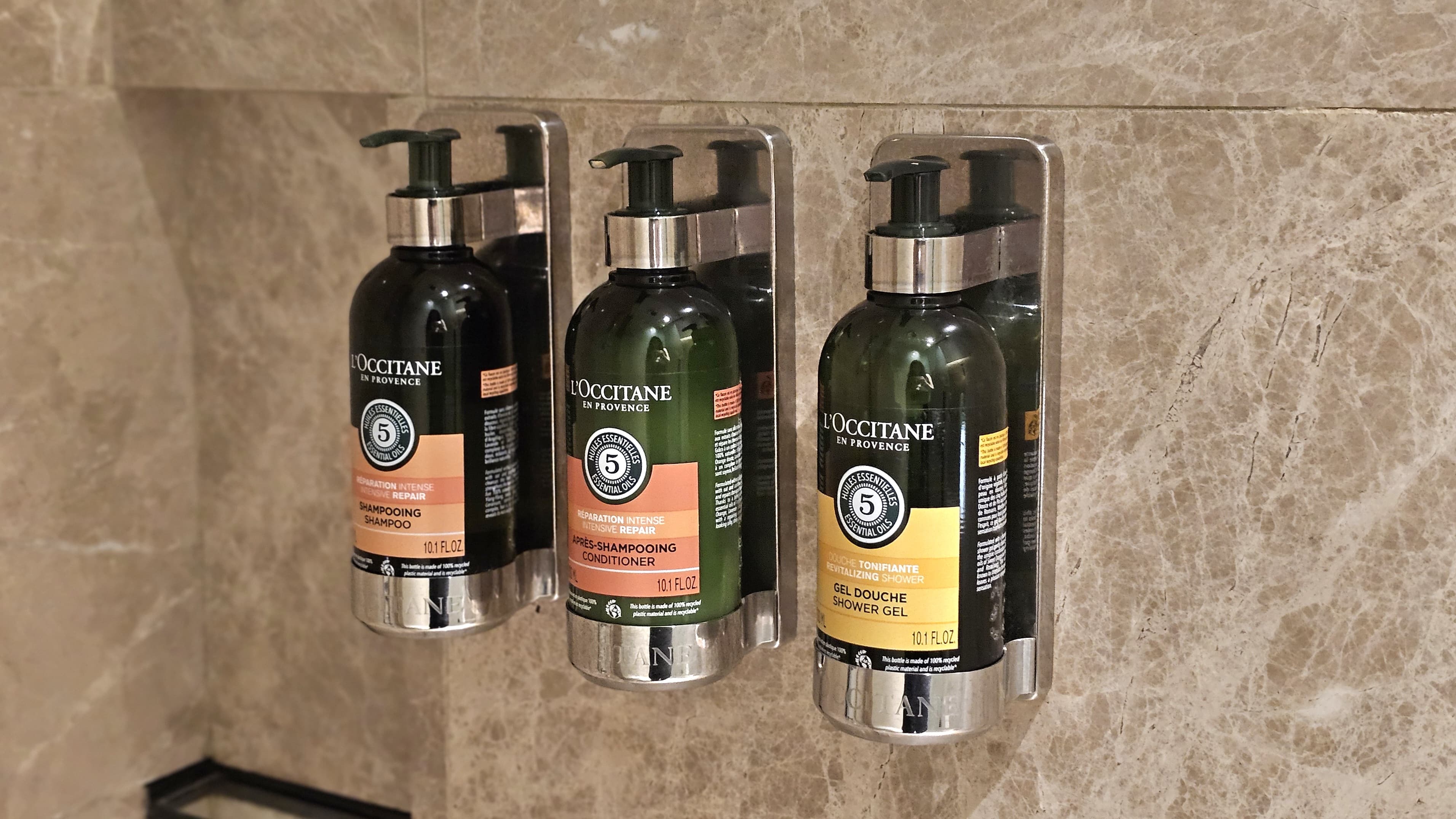 传统景或城景尊享套房，可使用米勒西姆俱乐部，配备 1 张特大床