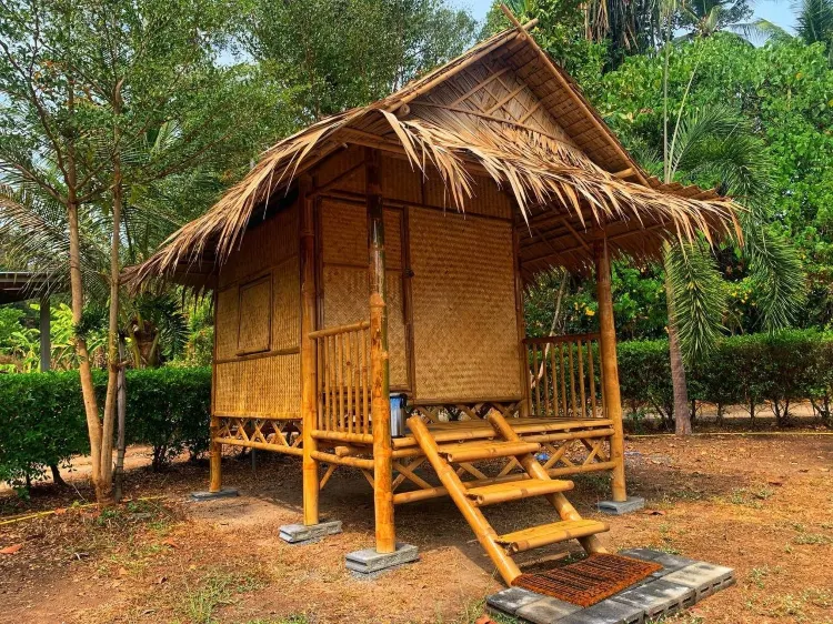 Bungalow with Patio