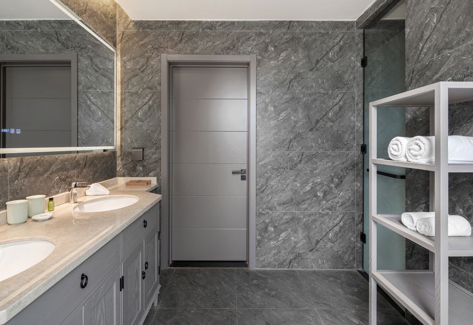 Beijing Placid Lake Resort HotelPrivate Courtyard Family Room With Private Hot Spring