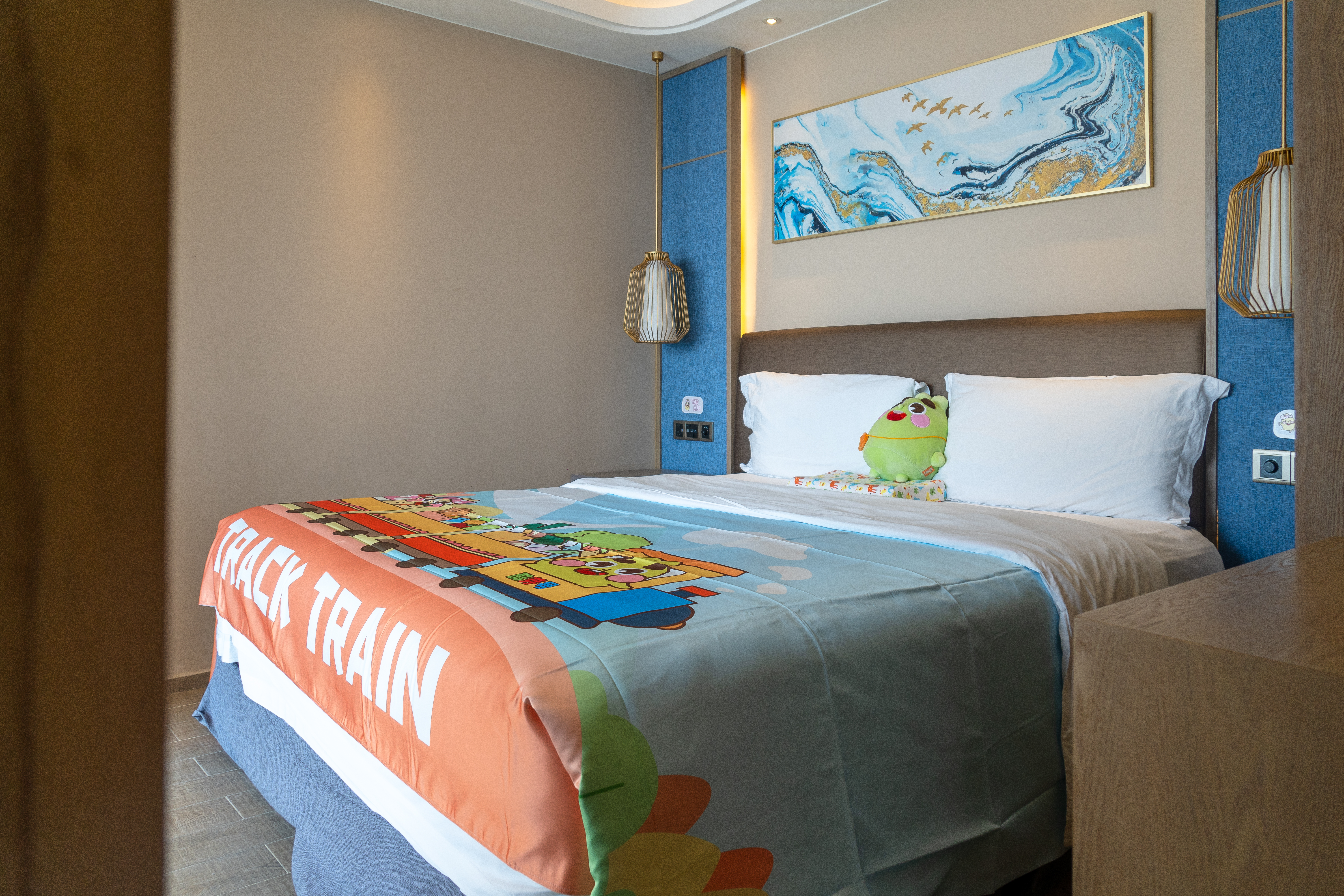 酷芽火车HAPE两房一厅亲子套房