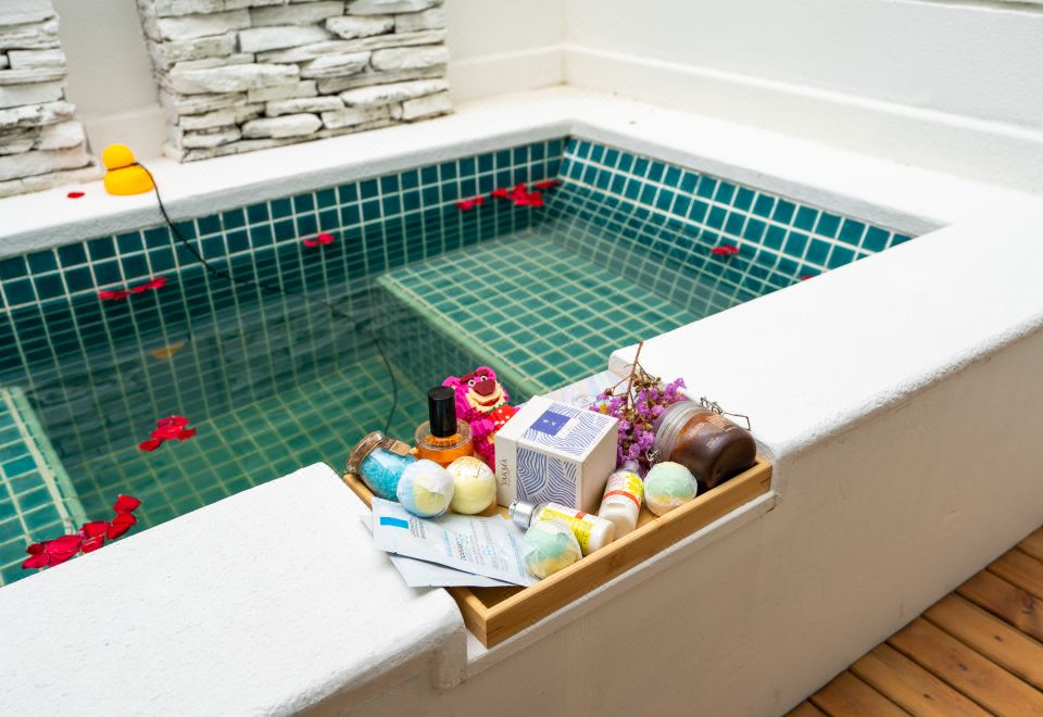 湖畔园景私汤房