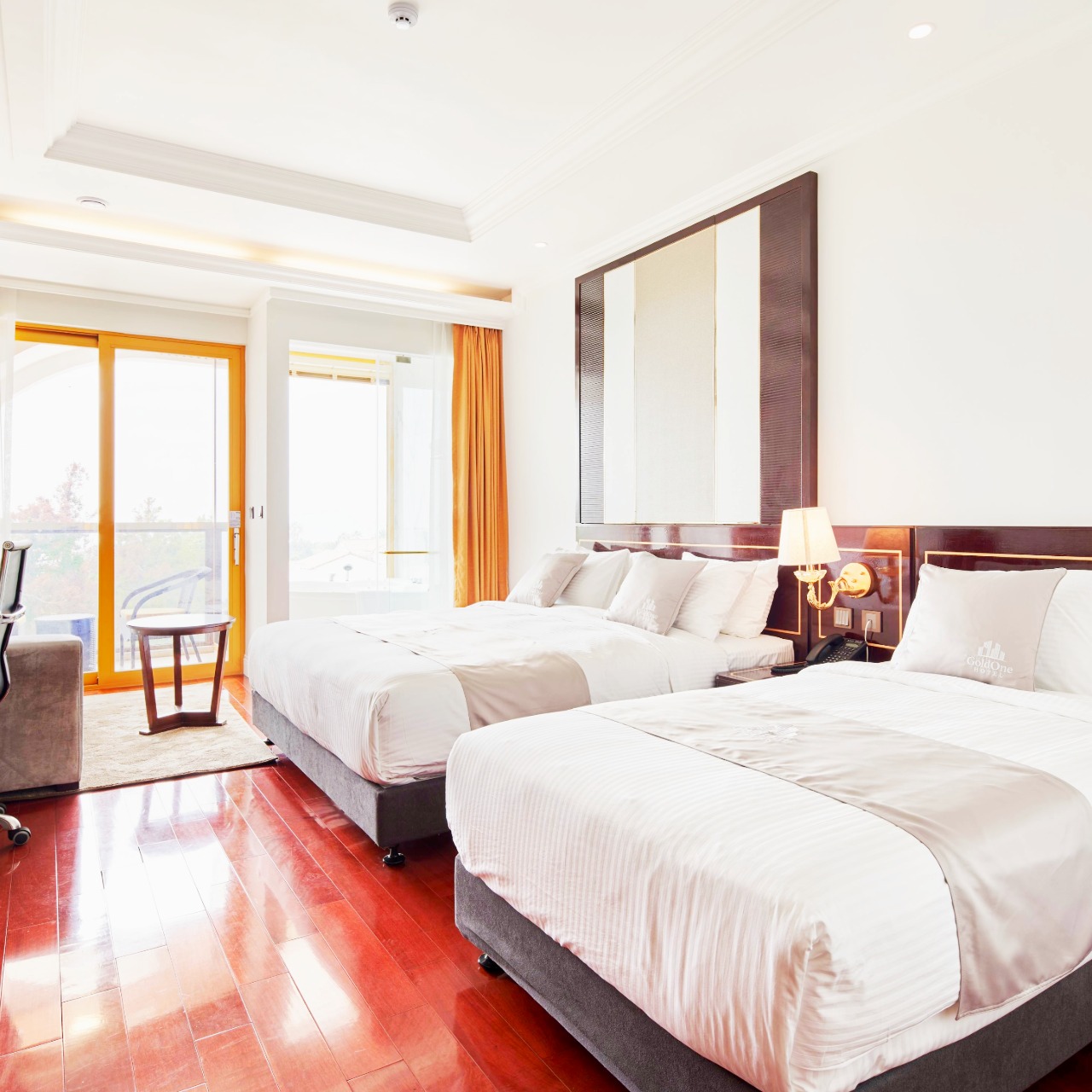 海景家庭双床按摩浴缸房