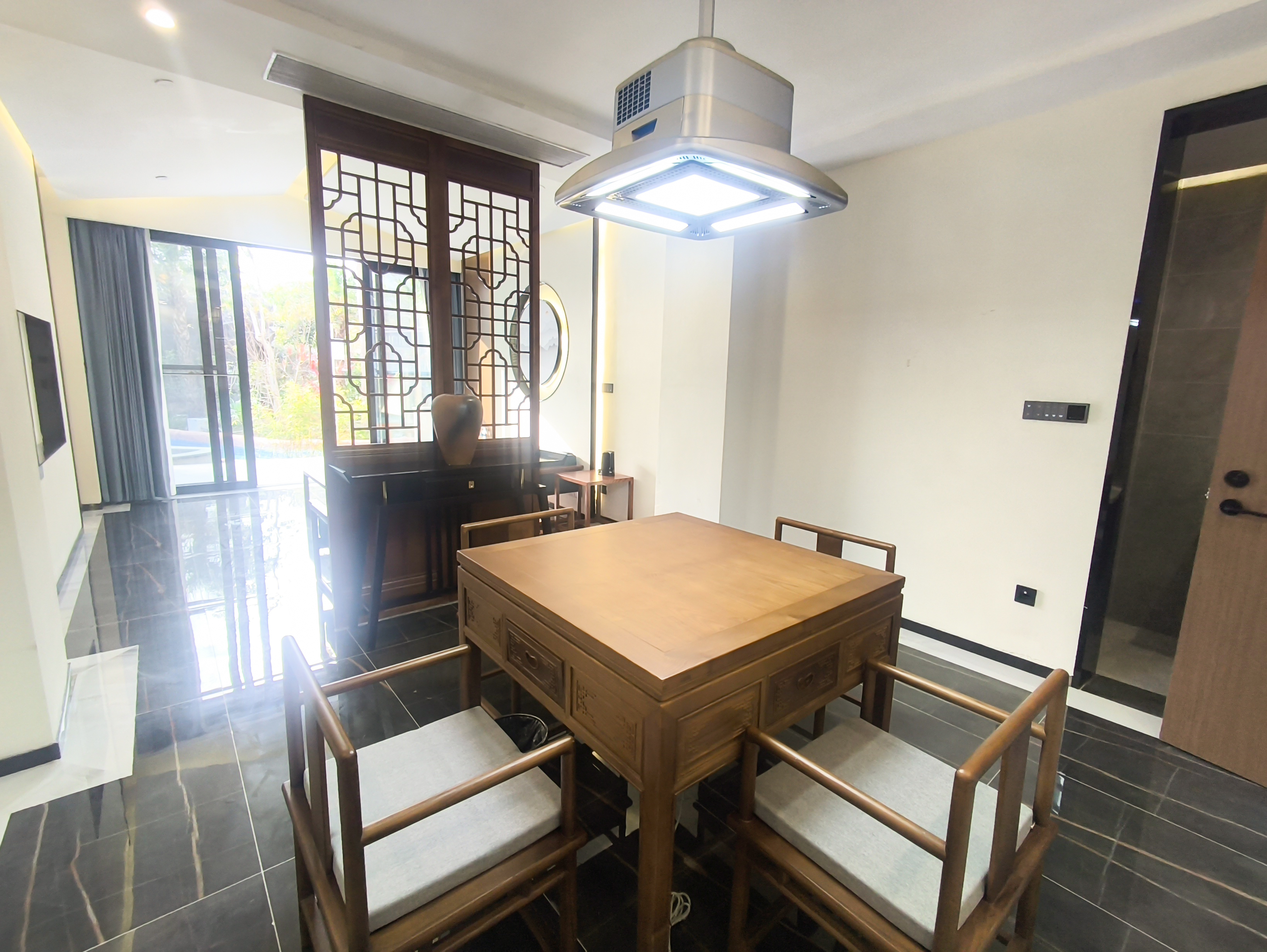 池畔親水溫泉套房二房一廳（獨立泡池）