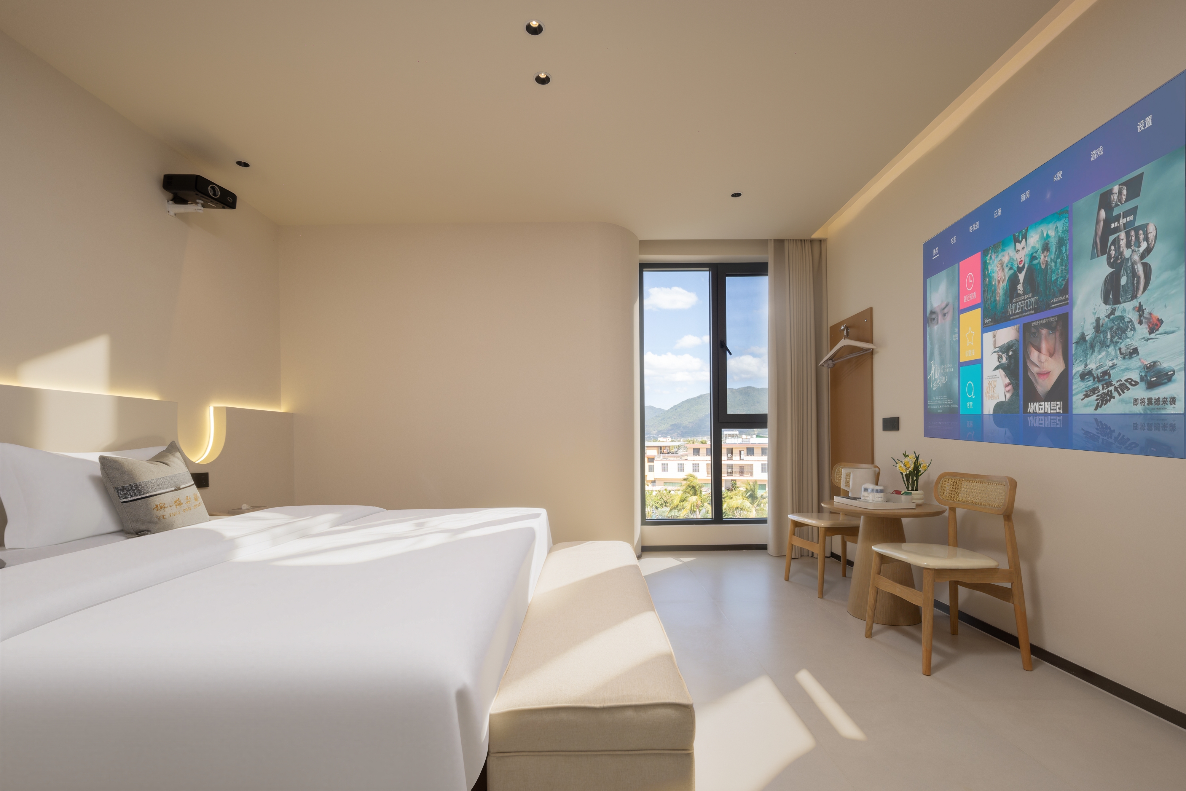 椰影窗韵丨雅致大床房[AI智控-迷你冰箱-柔软床品]