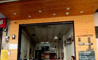 The Port Hostel - Housity