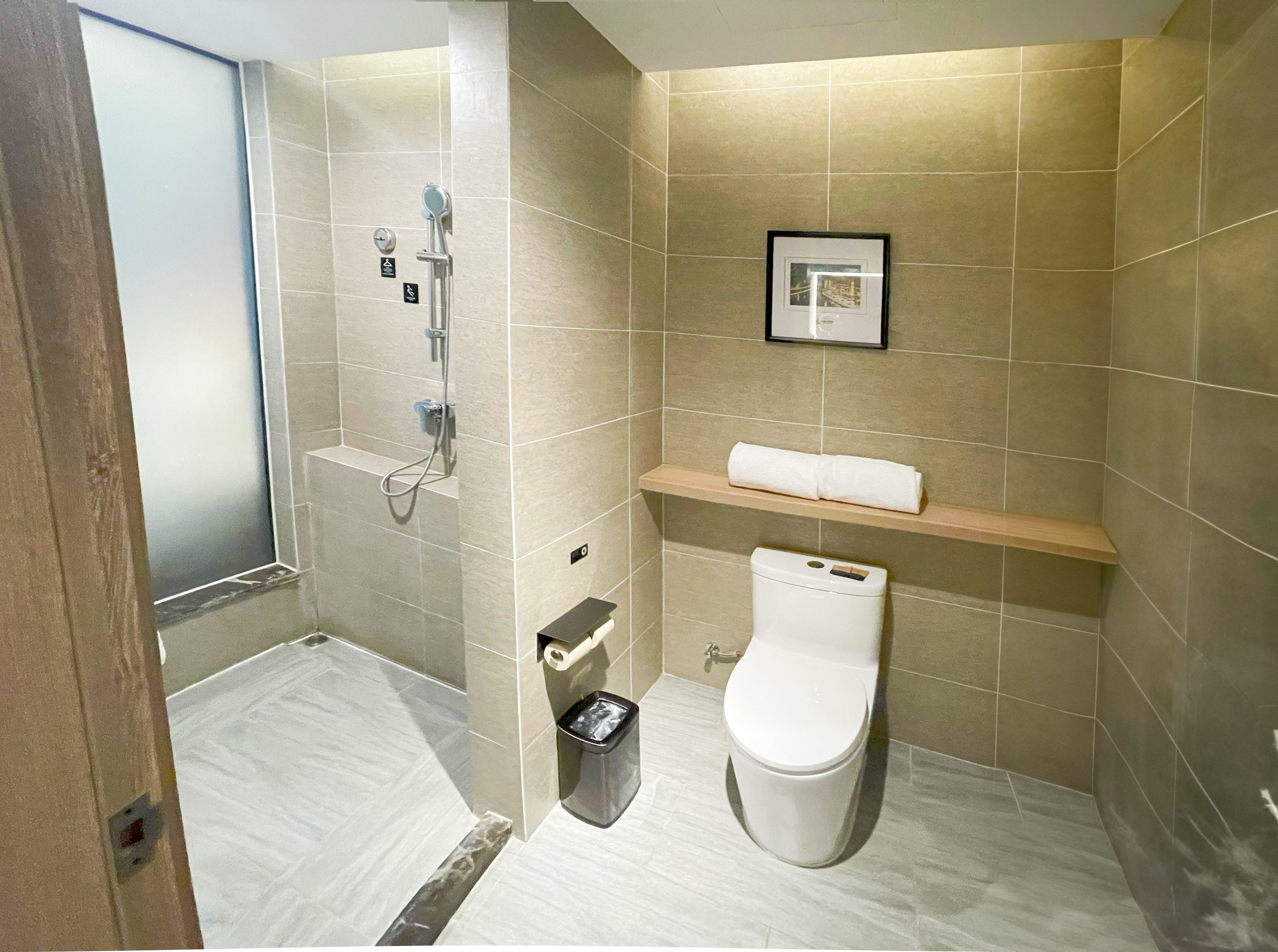 Atour Hotel (Xianlin Avenue, Jinma Road)高级大床房（普兰特床垫+亚朵记忆枕）