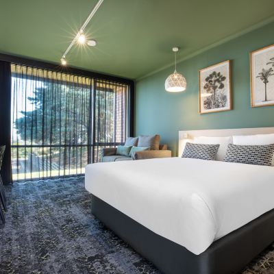 Studio Queen And Sofa Morwell Hotel Promo Code