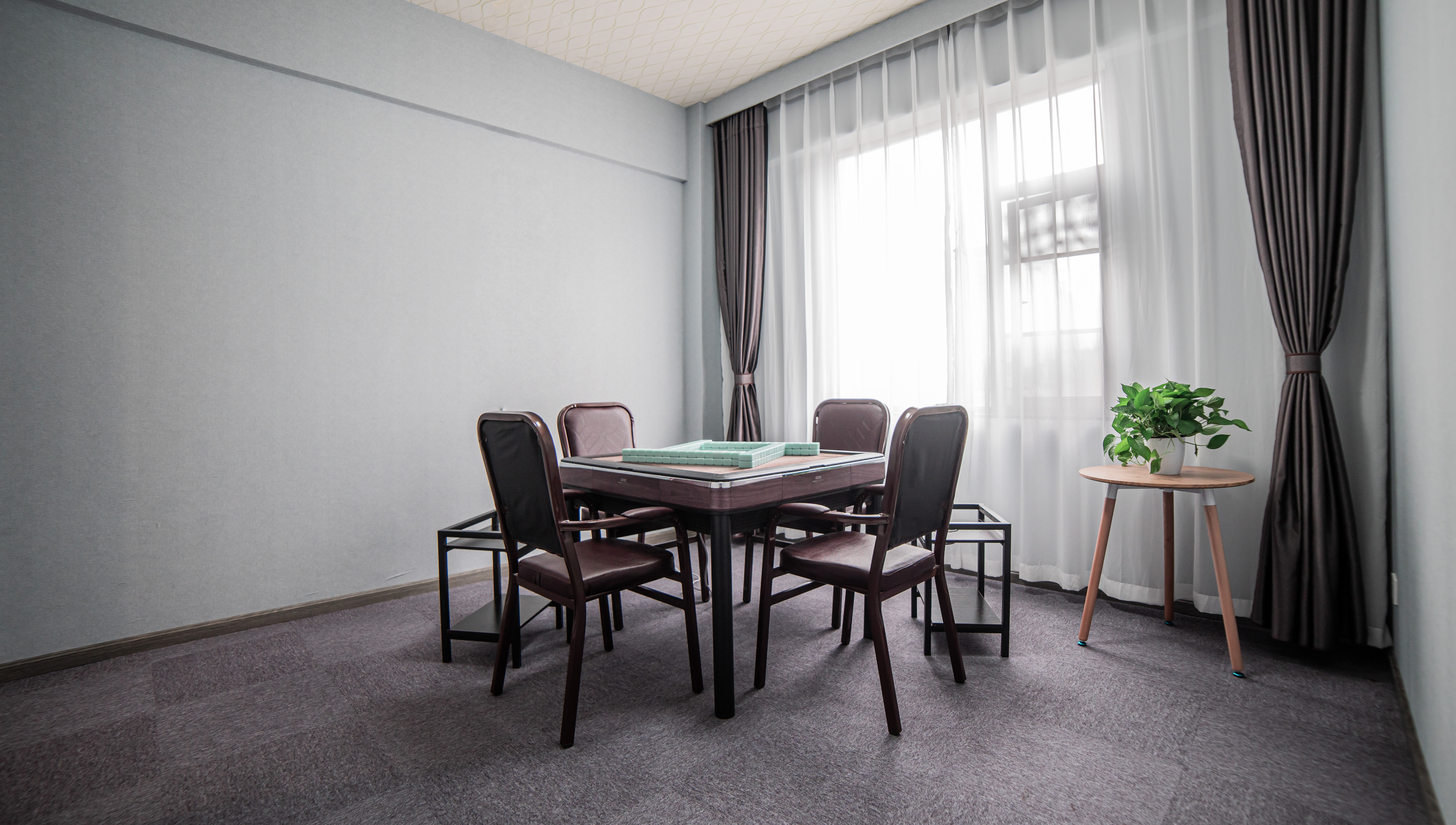 星苑.雀圣豪华棋牌房（零压床品）