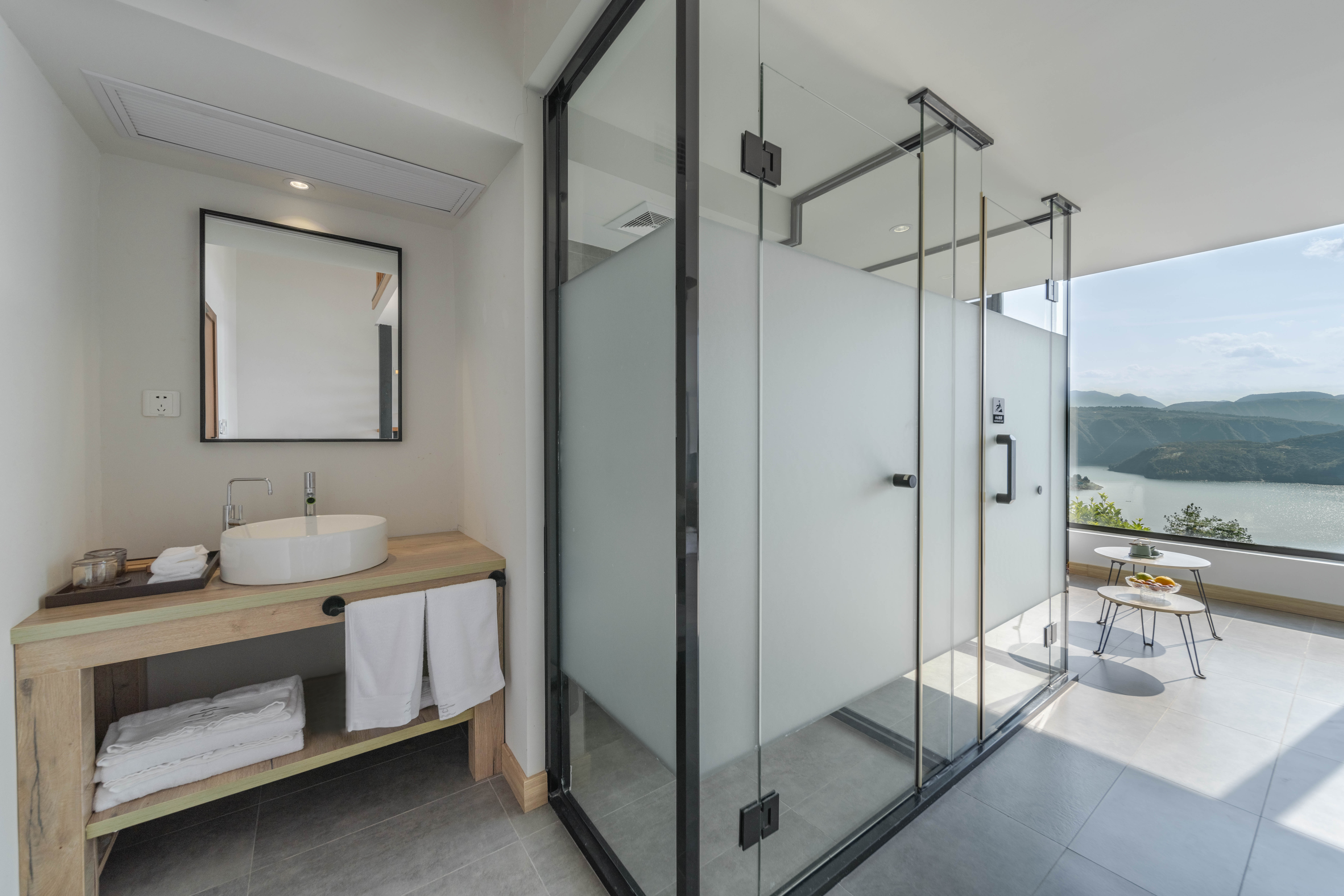 听雨湖景Loft大床房（榻榻米）