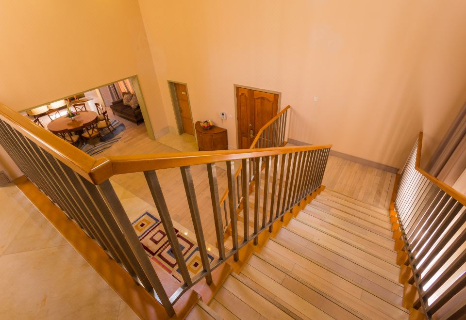 地中海溫泉別墅三房（含私家湯池）