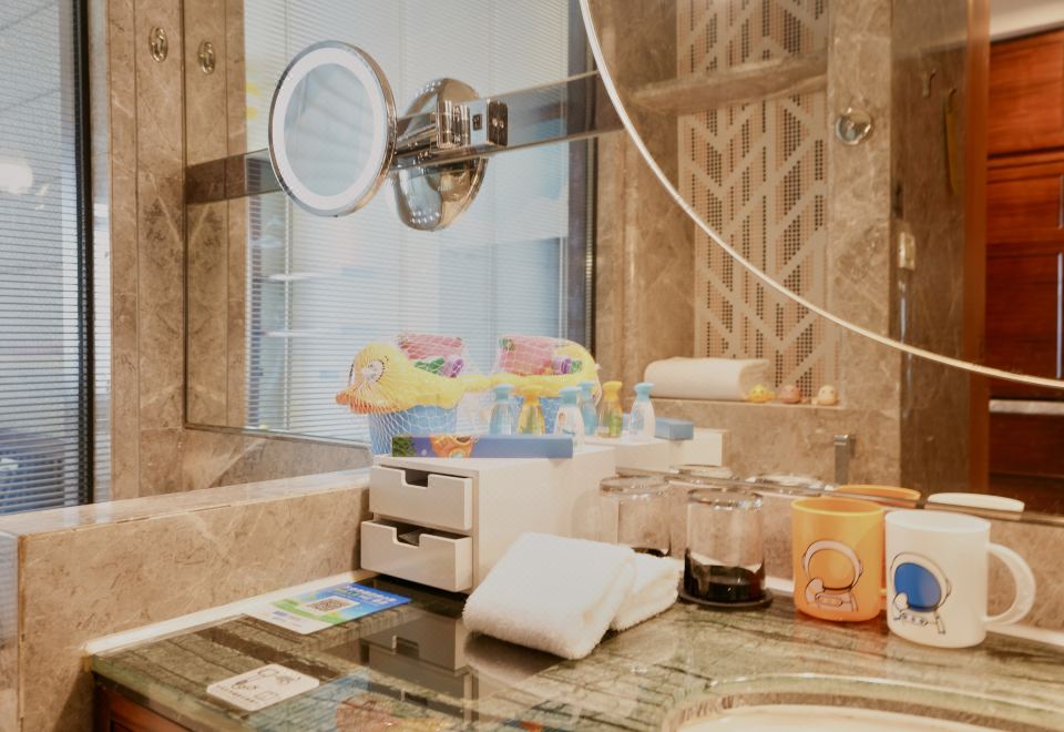 糖果飞屋豪华湖景大床房（乐高墙丨俏皮鱼嘴）