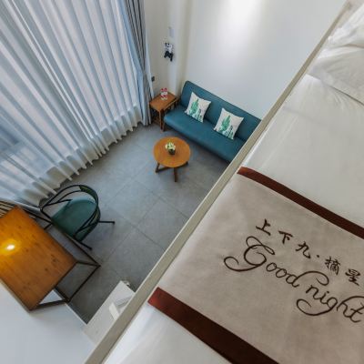 商務Loft大床房（落地窗+激光投影+沙發辦公桌） 上下九·摘星台西關小棧（廣州永慶坊店）優惠