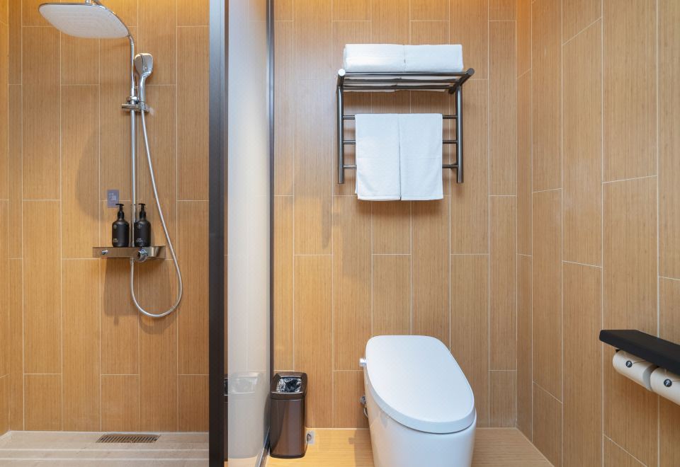 家庭房（闹中取静，绿植园景）