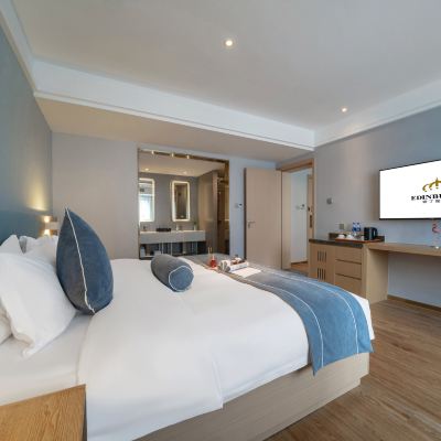 景觀陽台套房【俯瞰繁榮城景+獨立會客廳+智能馬桶】 杭州愛丁堡假日飯店優惠