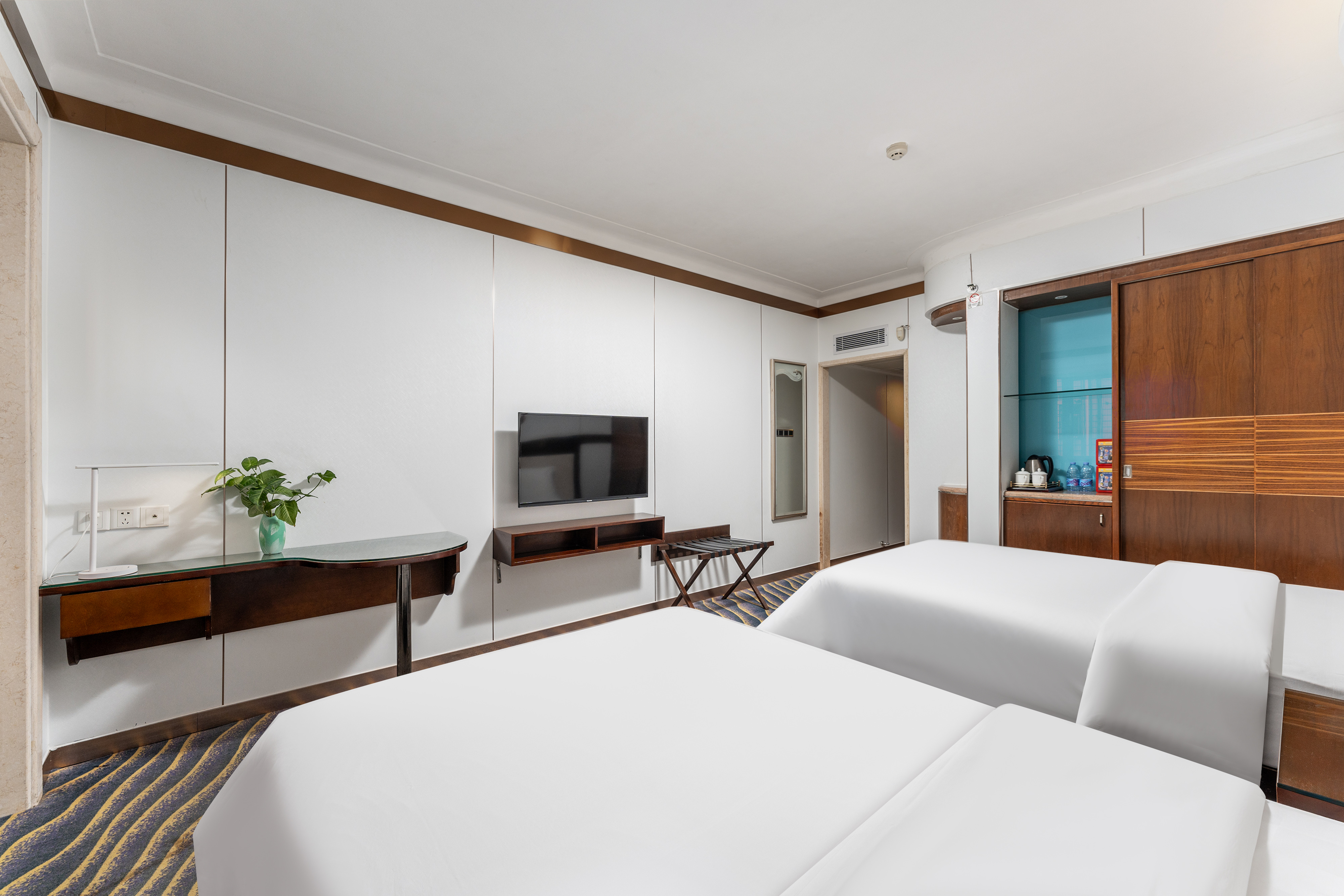 Huahai Hotel (Guangzhou Jiangnanxi changgang Metro Station)标准间[精选|舒适床品+安享睡眠+自然采光】