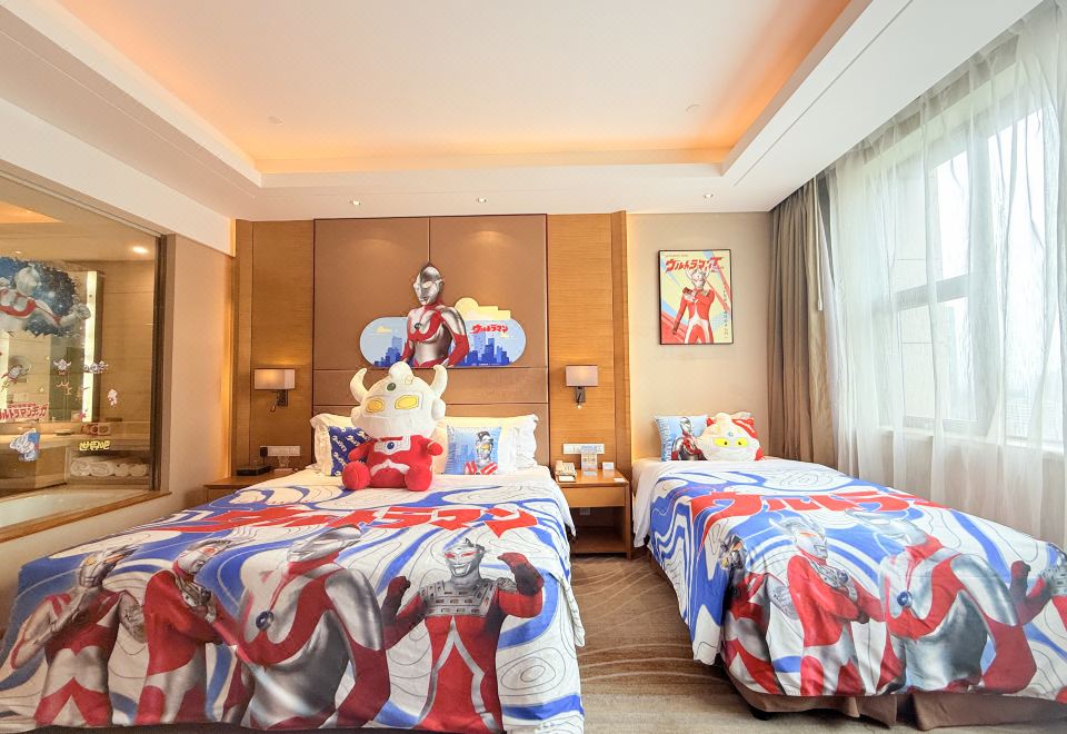 Wyndham JingzhouUltraman Theme Family Room