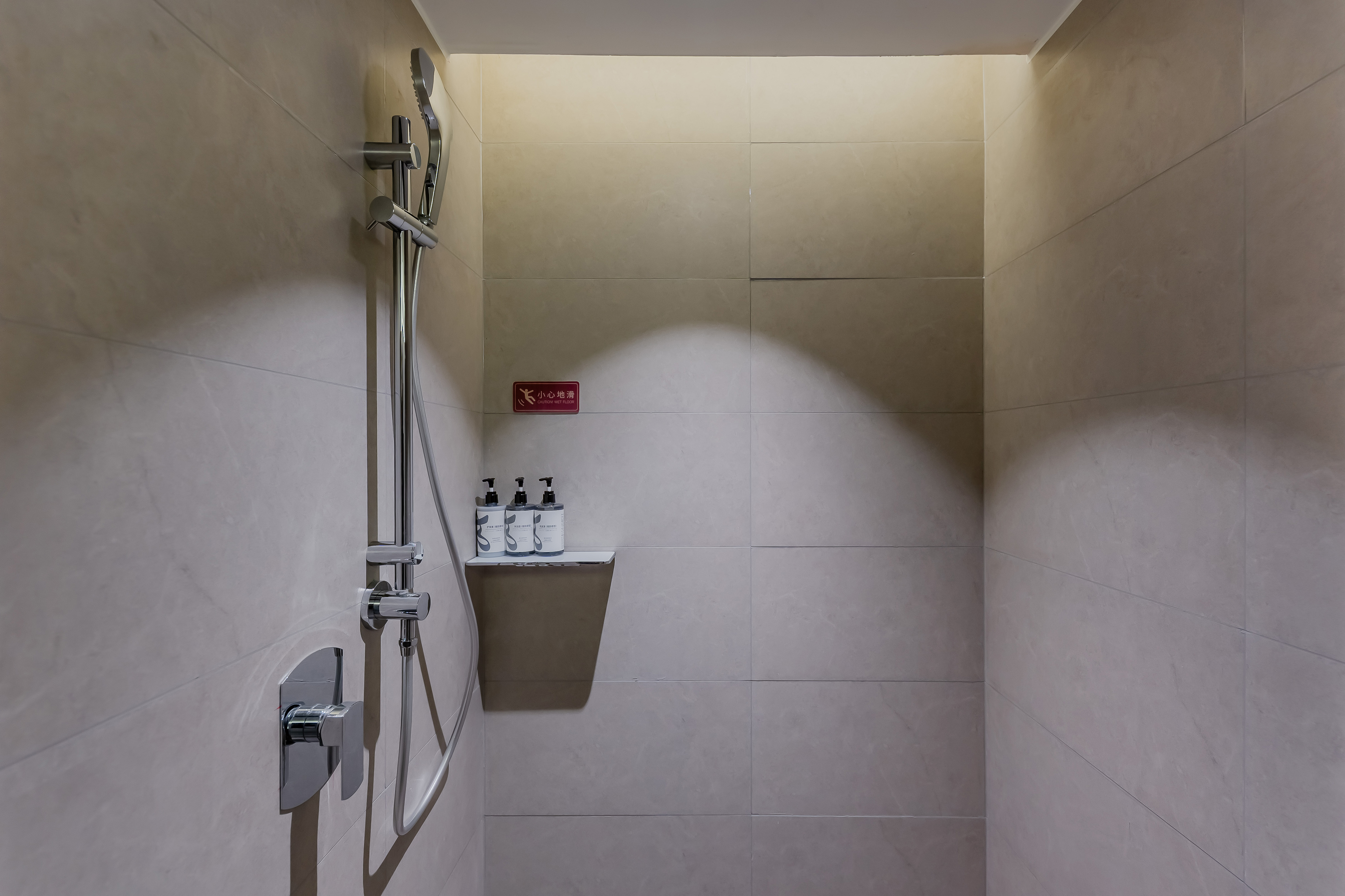 家庭房（智能客控+手机投屏+徕芬吹风机）