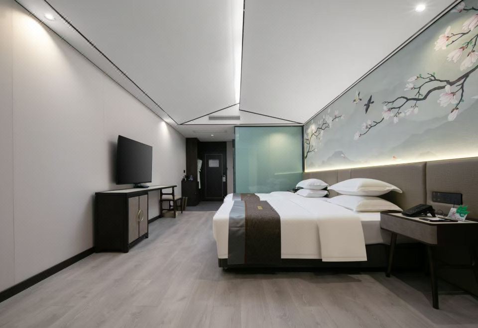 Qian Stream Grand HotelDeluxe Queen Room