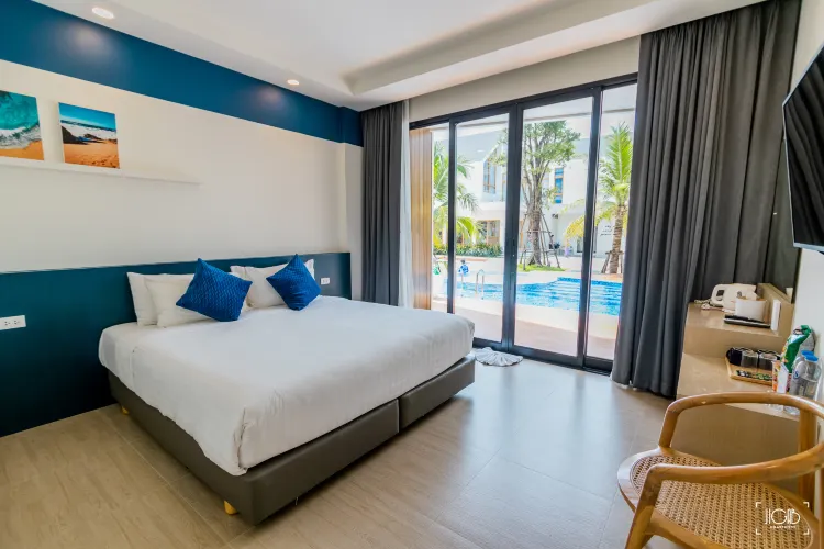 ห้องดีลักซ์ พูลแอคเซส (เตียงคิงไซส์)