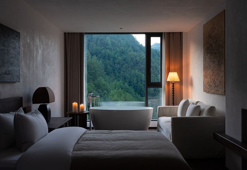 林野.观景浴缸双床房-零压床垫︱智能客控︱极米投屏