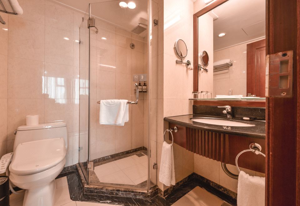 商务双床套房 | 独立会客区+深睡床品+mini冰箱