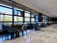H Hotel (Hejin Xingeng Street)