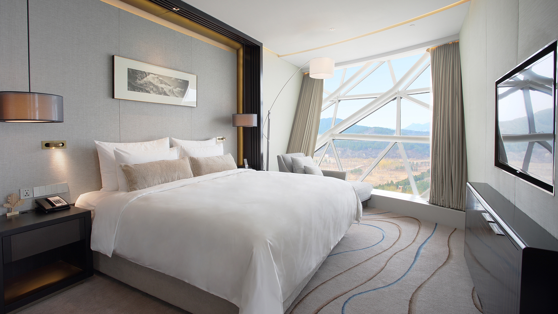 惬意休闲之旅豪华城景大床房