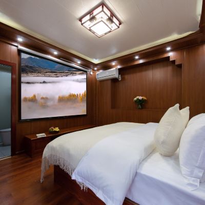 予苑.舒適大床房【大屏高清投影+恆溫智能馬桶】 麗江玉龍涵舍予苑客棧優惠