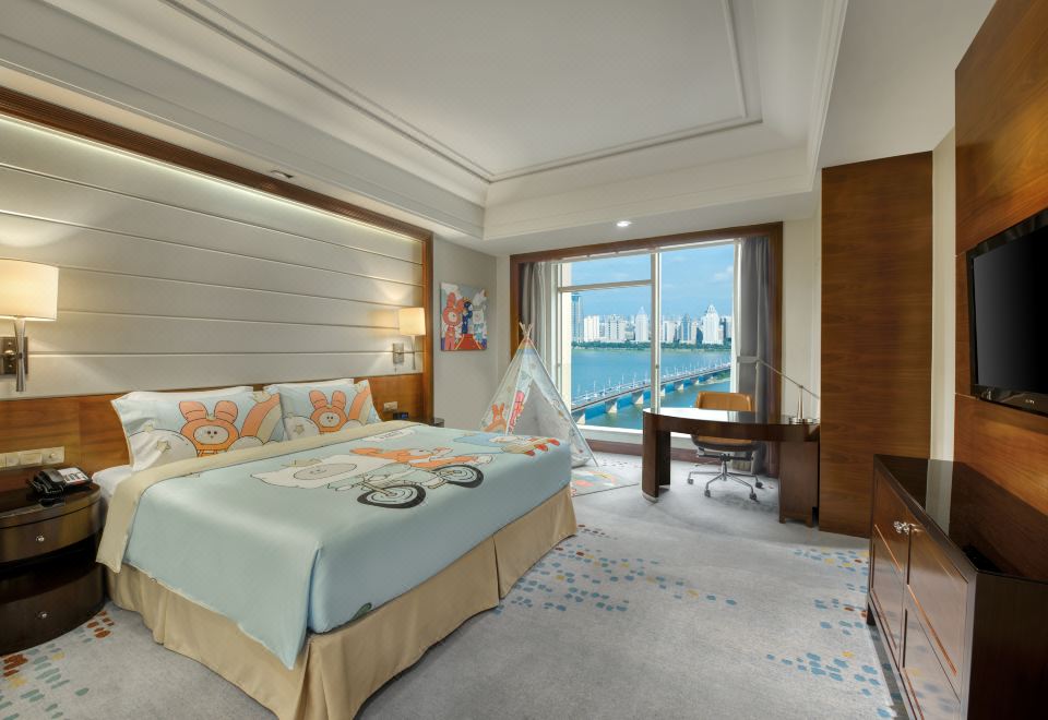 高級房 大床 小童主題 江景