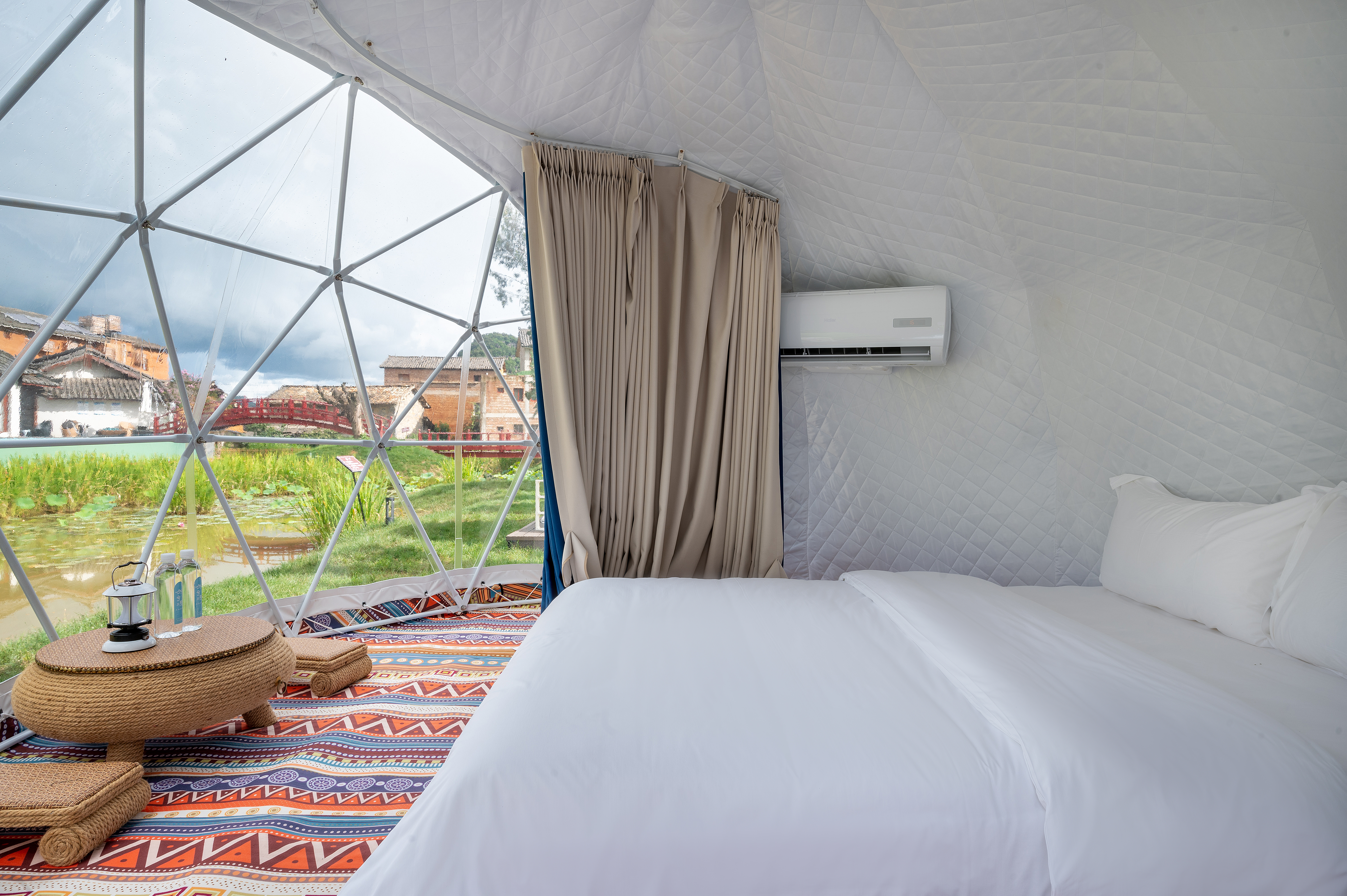 水畔星空帐篷房