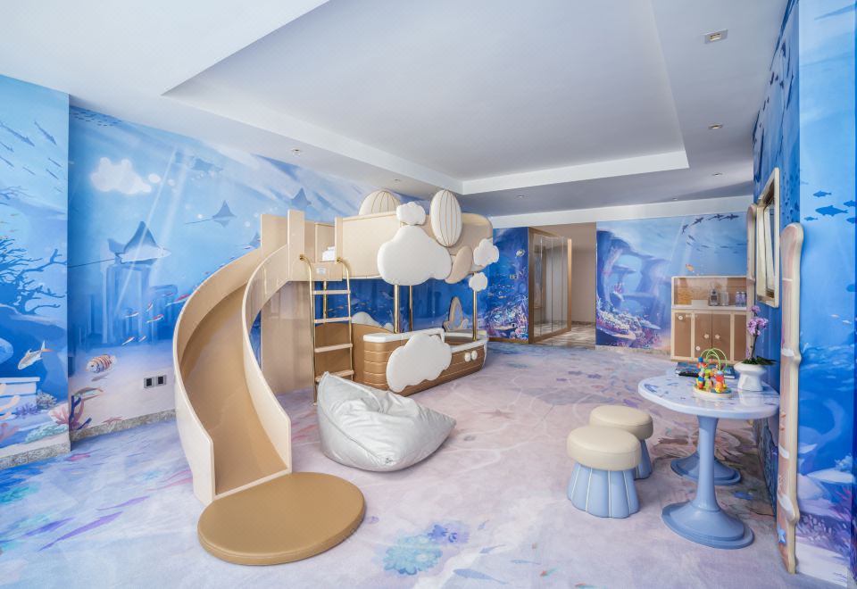 白鯨親子海景套房