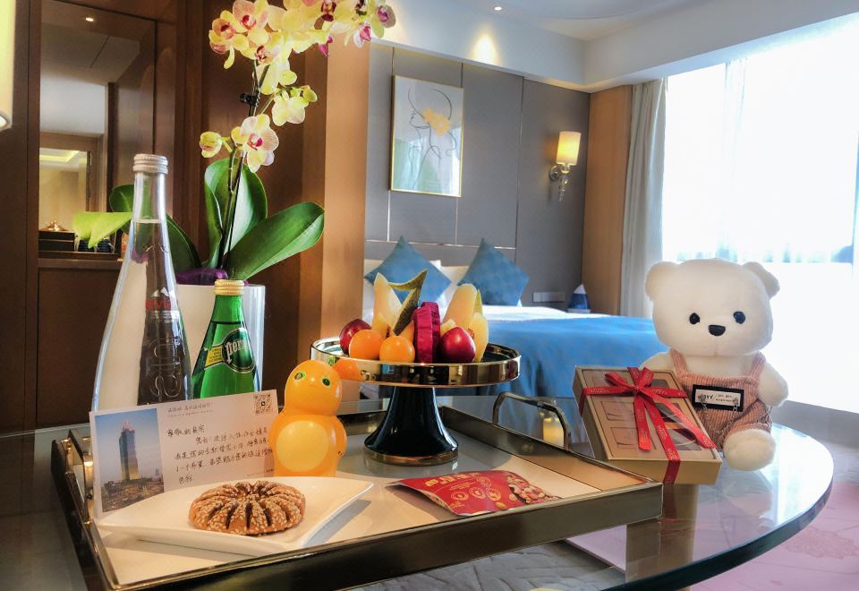 行政閨蜜江景大床房