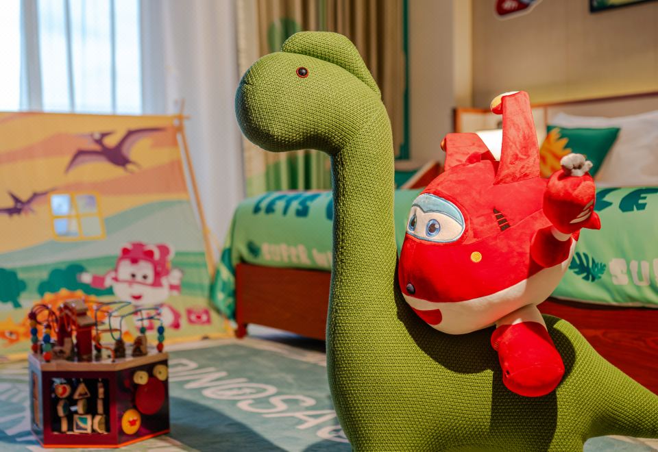 酷芽超級飛俠恐龍親子泡池雙床房