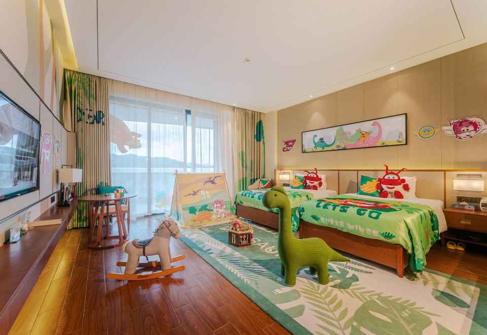 酷芽超級飛俠恐龍親子泡池雙床房