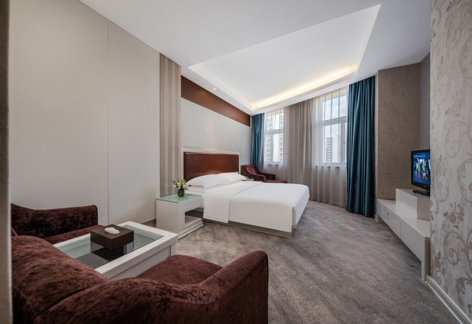 Executive Queen Room