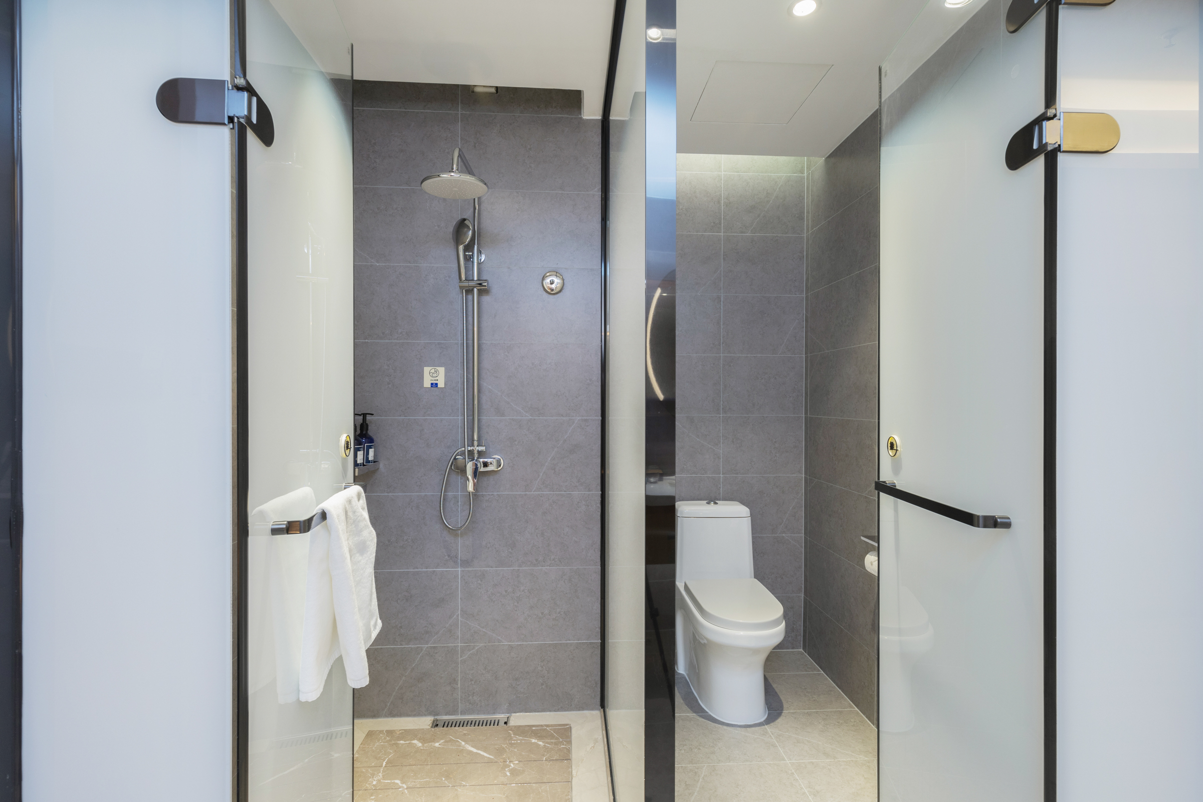 大床房（可投屏55寸电视+喜临门床垫+自助洗衣）