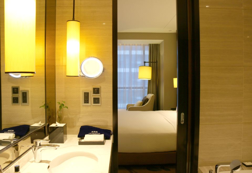 高级豪华大床房（金可儿床垫+AccaKappar+徕芬吹风机）