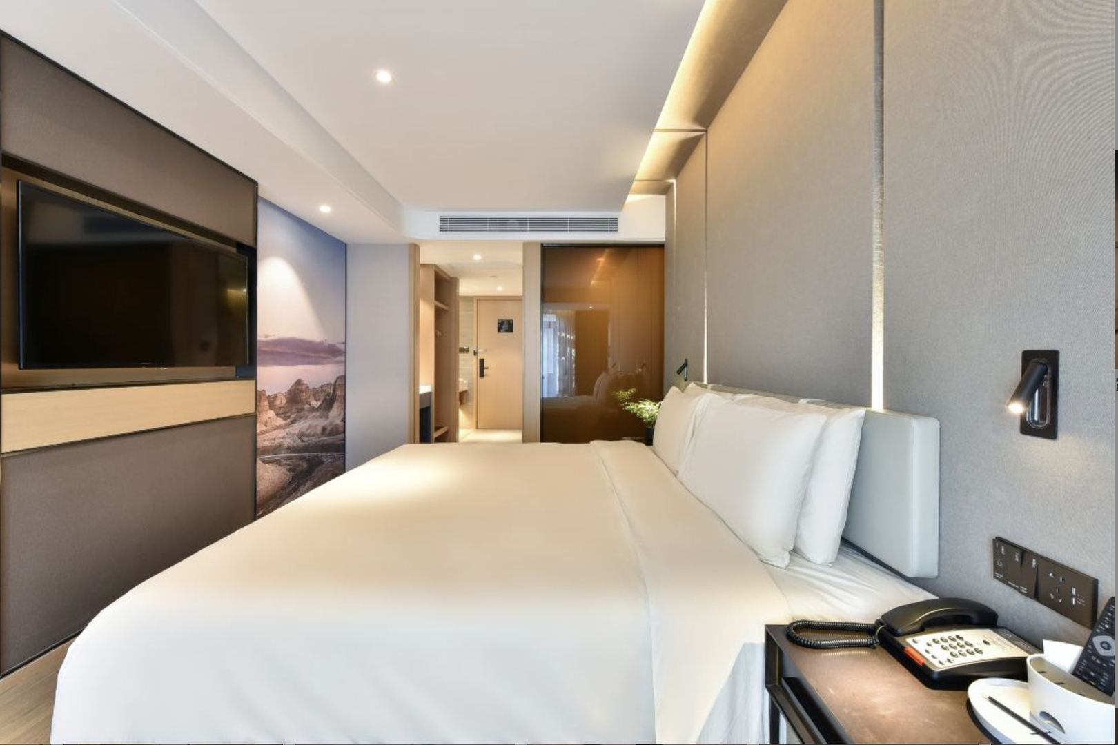 行政城景大床房-縱覽國貿夜景（露臺+加濕器+Minibar）