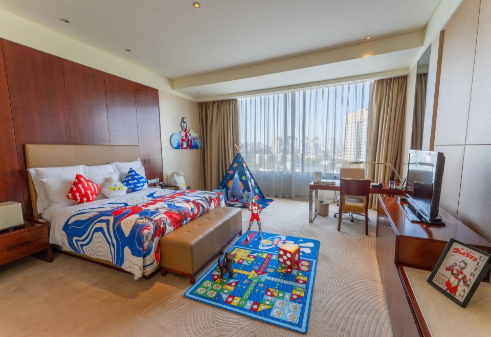 奥特曼亲子湖景大床客房