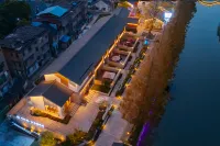 Floral Lux Hotel · Pomegranate Hotel