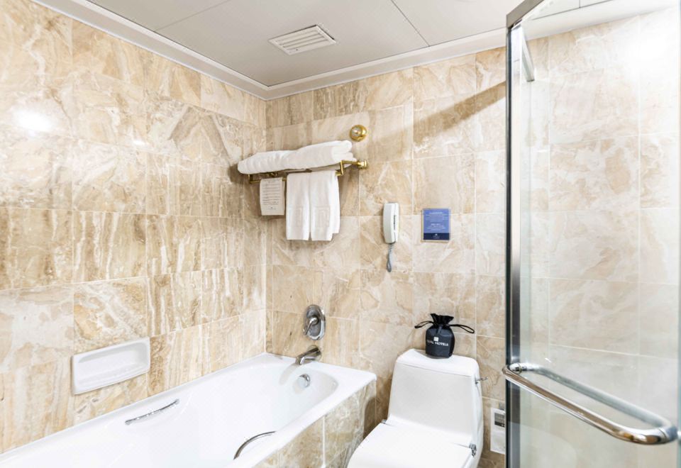 Regal Hongkong HotelExecutive Suite With One Extra Bed