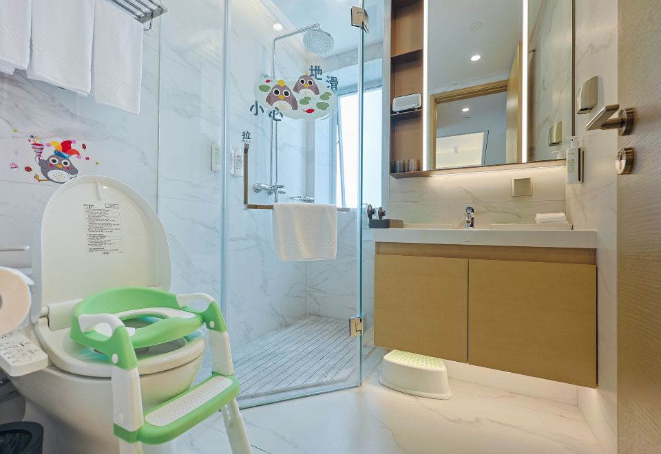 紫芝小灰灰家庭主题套房