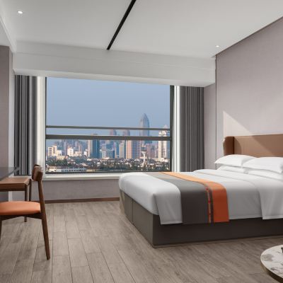 智能優雅大床房【超大落地窗+掛燙機+小度智能客控】 廣州雲佳飯店（廣州白雲國際機場T2航廈店）優惠