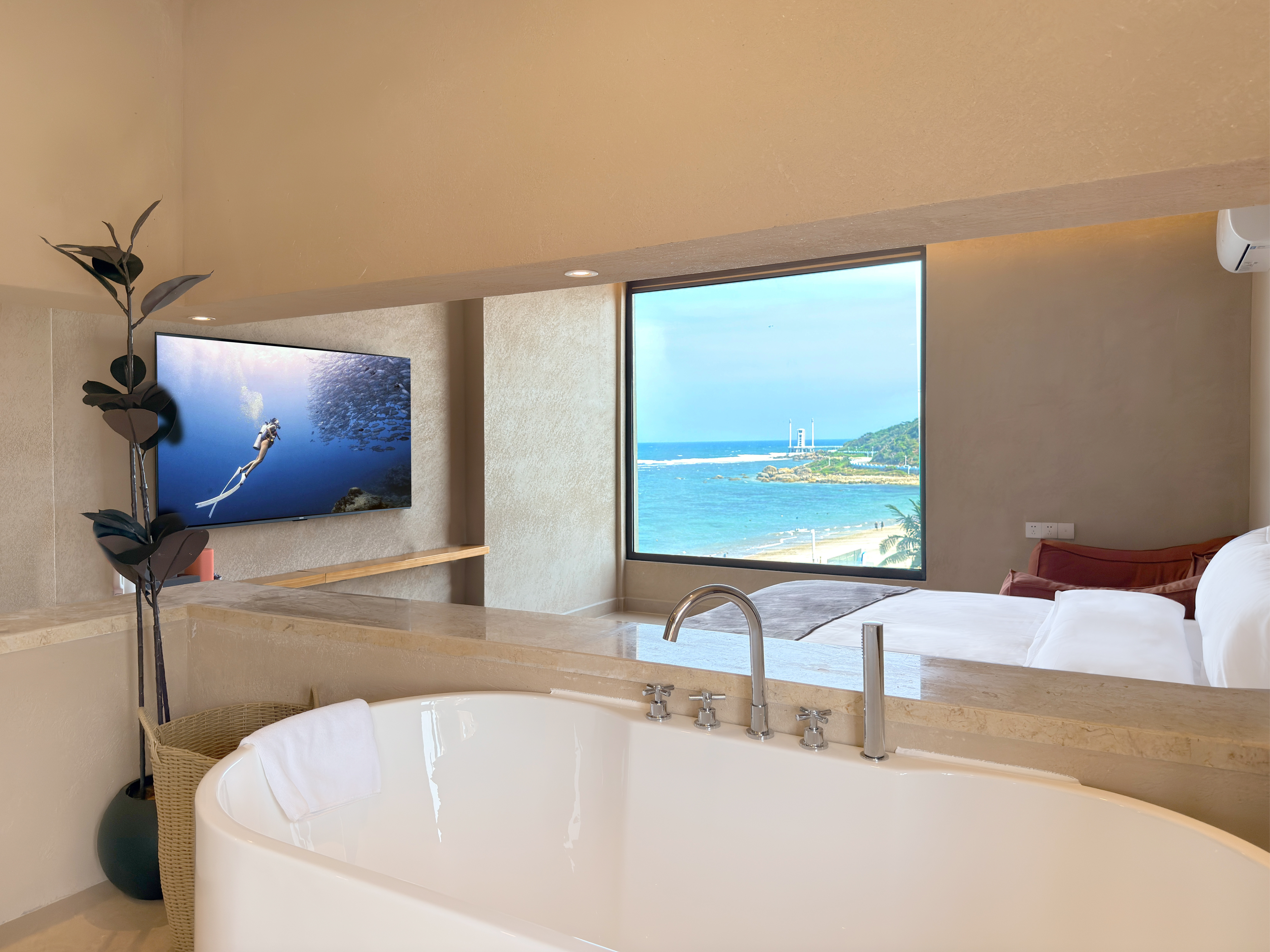 观海-侧海景大窗轻奢大床房