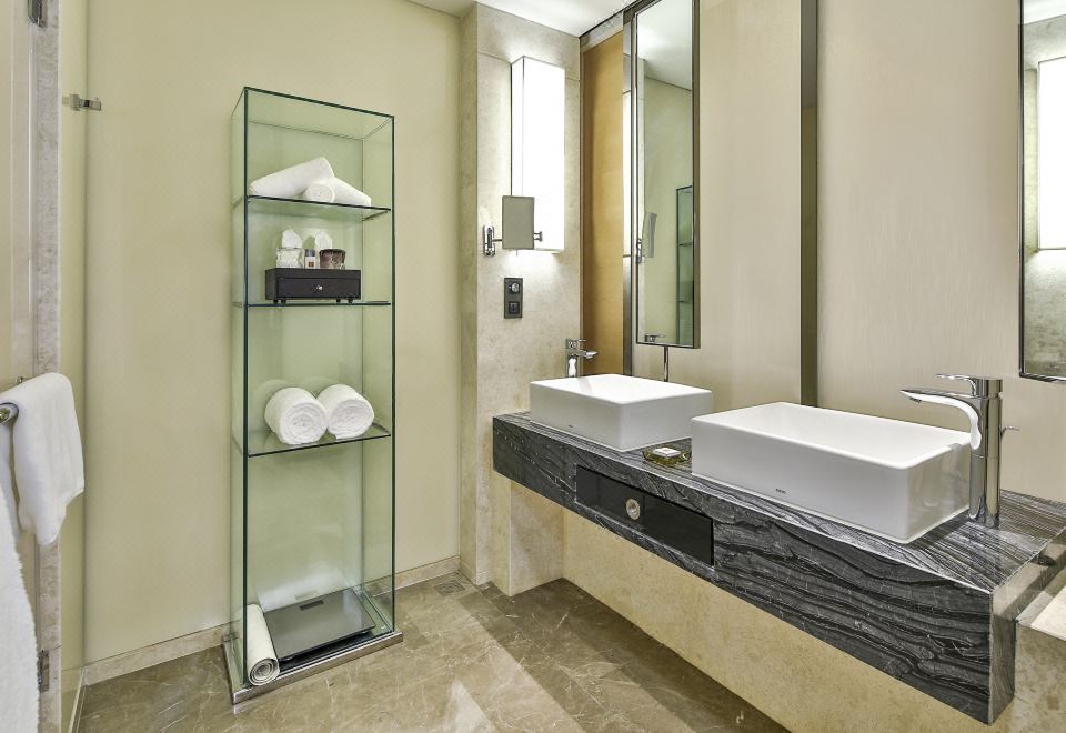 Crowne Plaza Chengdu Wenjiang2 Double Standard Lounge Access