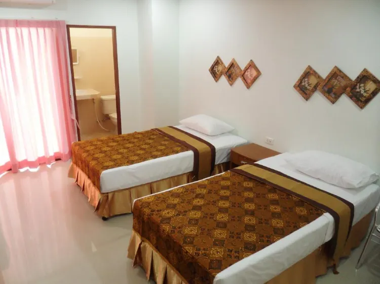 ห้องสแตนดาร์ดพร้อมเครื่องปรับอากาศ